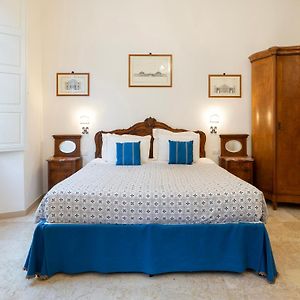 Kamer met een Queen Size Bed